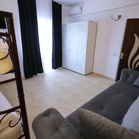 Apartament Laco דירה *